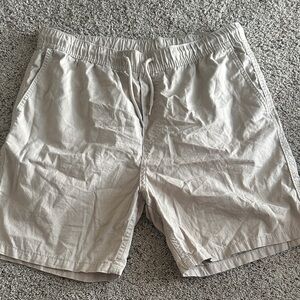 H&M Men's Beige Flat Front Shorts